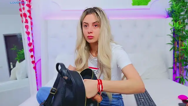 AriannaSins online show from 03-08-25, 06:21