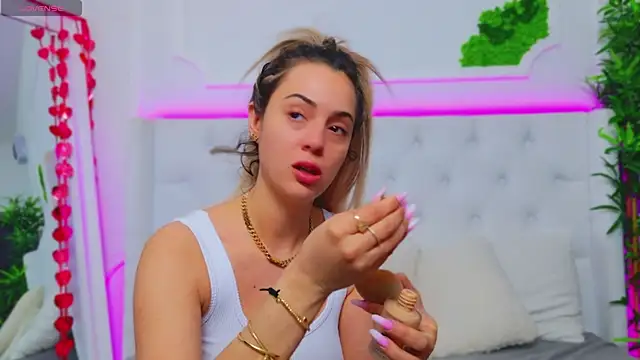 AriannaSins online show from 03-22-25, 05:39