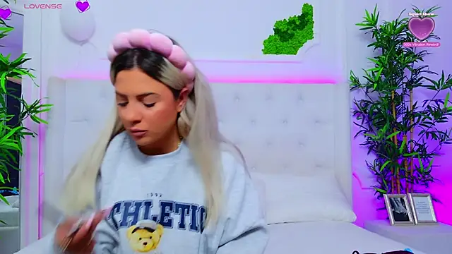 AriannaSins online show from 09-29-25, 12:21