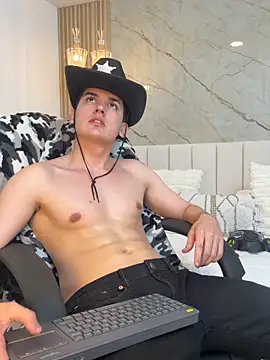 Snapshot of Valentino_ceratii chatting on 10-22-25, 06:13 Valentino ceratii online show from 10-22-25, 06:13