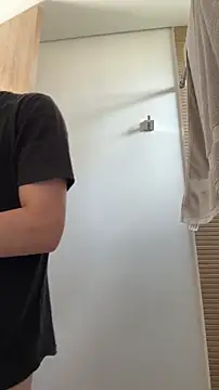 Snapshot of Valentino_ceratii chatting on 11-18-25, 06:34 Valentino ceratii online show from 11-18-25, 06:34