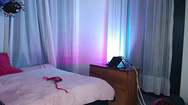 Snapshot of antonella_rosecs chatting on 10-17-25, 04:37 antonella rosecs online show from 10-17-25, 04:37