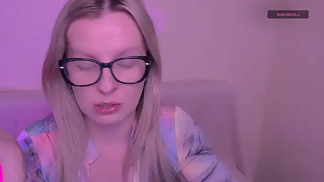 AllaLeomz online show from 12-15-25, 07:12