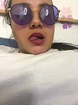 Snapshot of antoniamiller69 chatting on 10-16-25, 06:47 antoniamiller69 online show from 10-16-25, 06:47