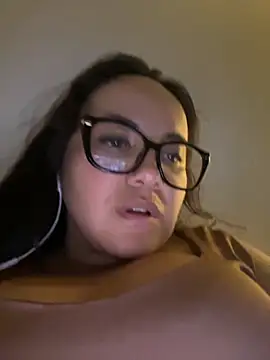 Snapshot of antoniamiller69 chatting on 11-17-25, 03:23 antoniamiller69 online show from 11-17-25, 03:23