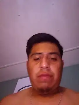 Snapshot of Penelargo1233r chatting on 10-22-25, 10:15 Penelargo1233r online show from 10-22-25, 10:15