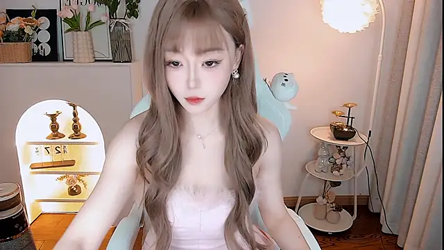 Snapshot of kakakuqi chatting on 10-29-25, 07:43 kakakuqi online show from 10-29-25, 07:43