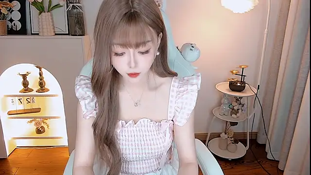 Snapshot of kakakuqi chatting on 11-09-25, 10:57 kakakuqi online show from 11-09-25, 10:57