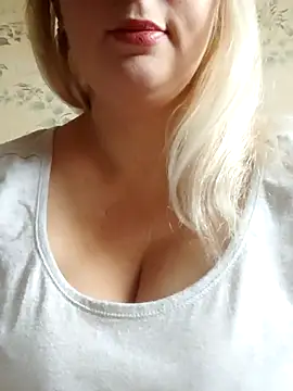 PaigexLynn online show from 10-17-25, 07:22