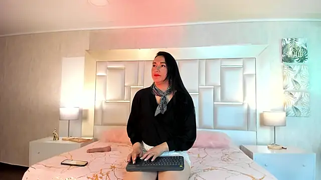 Elizabeth bennett 6 online show from 11-29-25, 07:28