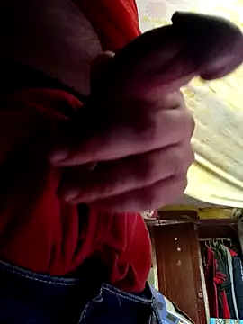 Snapshot of Cogelonregio chatting on 10-15-25, 05:57 Cogelonregio online show from 10-15-25, 05:57