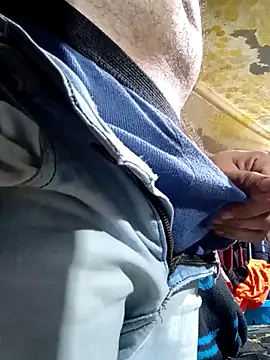 Snapshot of Cogelonregio chatting on 10-18-25, 11:49 Cogelonregio online show from 10-18-25, 11:49