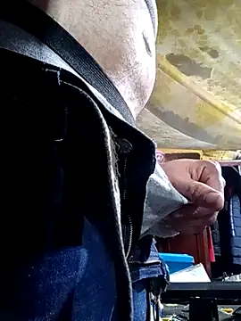 Snapshot of Cogelonregio chatting on 11-17-25, 05:35 Cogelonregio online show from 11-17-25, 05:35