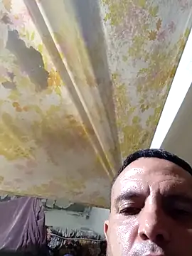 Snapshot of Cogelonregio chatting on 11-22-25, 04:28 Cogelonregio online show from 11-22-25, 04:28