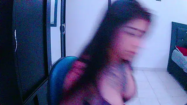 Snapshot of adri_gomez1 chatting on 10-26-25, 06:52 adri gomez1 online show from 10-26-25, 06:52