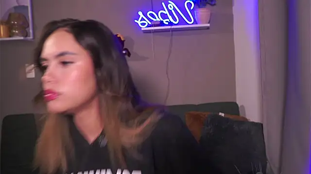 Snapshot of adahara_miller17 chatting on 11-19-25, 02:44 adahara miller17 online show from 11-19-25, 02:44