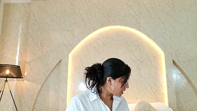 Antonella Russo1 online show from 04-08-26, 01:00