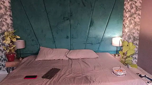 Aaron Eze online show from 03-09-26, 01:04