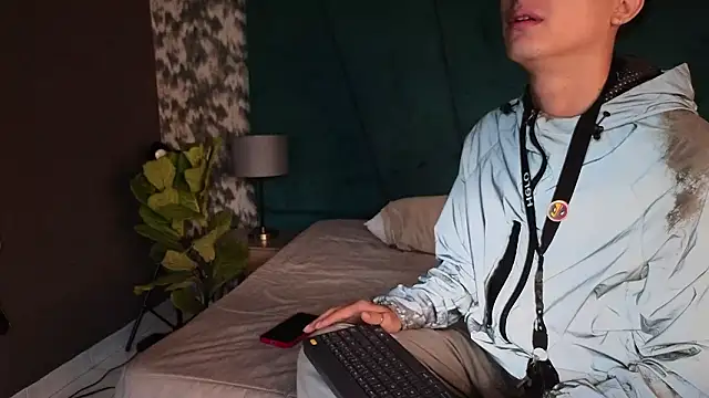 Aaron Eze online show from 03-30-26, 12:17