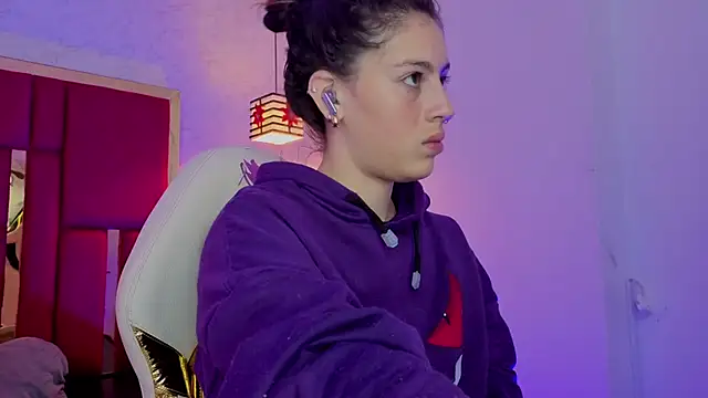 moon winy online show from 04-15-26, 11:39