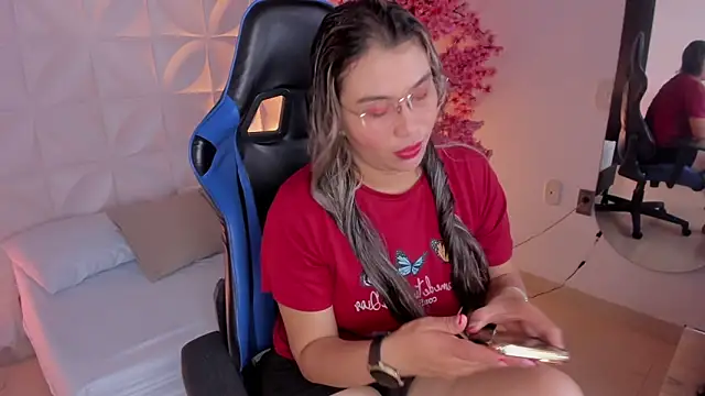 Snapshot of clara_luu_ chatting on 02-28-26, 07:15 clara luu online show from 02-28-26, 07:15