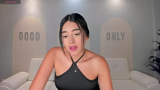 ScarlettBlaze  online show from 05-04-26, 12:01
