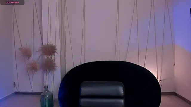 AnnieMonroe1 online show from 12-14-25, 01:05