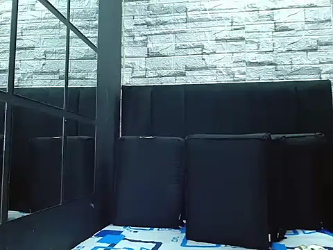 Snapshot of pether_hairy chatting on 11-16-25, 01:00 pether hairy online show from 11-16-25, 01:00