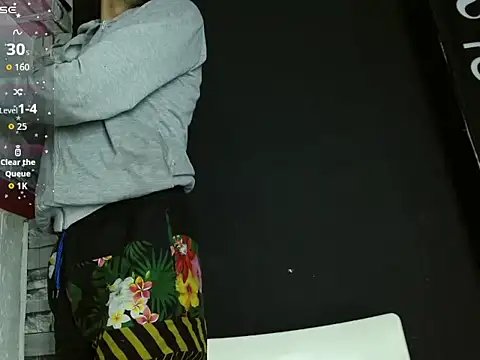 Snapshot of pether_hairy chatting on 12-04-25, 04:22 pether hairy online show from 12-04-25, 04:22