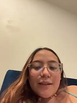 Snapshot of Red_Lola_ chatting on 12-15-25, 12:59 Red Lola online show from 12-15-25, 12:59