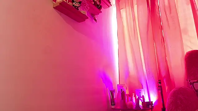 Lunaira Deep online show from 08-06-26, 06:10