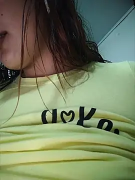 Snapshot of _Sofii_01 chatting on 05-11-26, 02:28 Sofii 01 online show from 05-11-26, 02:28