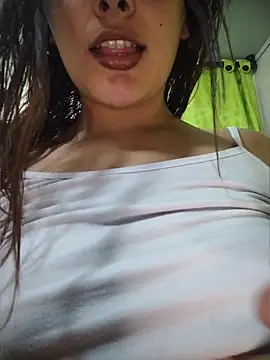 Snapshot of _Sofii_01 chatting on 05-20-26, 02:18 Sofii 01 online show from 05-20-26, 02:18