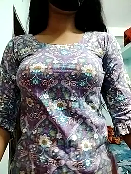 Snapshot of Ratri-Biswas chatting on 06-24-26, 11:04 Ratri-Biswas online show from 06-24-26, 11:04