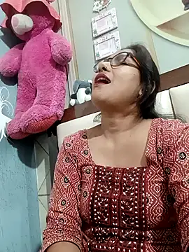 Vanshika1432 online show from 11-05-25, 01:55