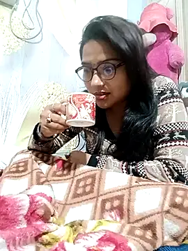 Vanshika1432 online show from 11-18-25, 07:18