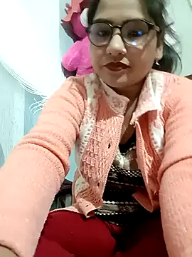 Vanshika1432 online show from 12-18-25, 05:13