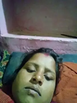 Snapshot of Kareena_rani chatting on 11-21-25, 11:47 Kareena rani online show from 11-21-25, 11:47