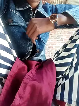 Snapshot of Kareena_rani chatting on 12-19-25, 05:03 Kareena rani online show from 12-19-25, 05:03