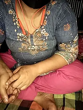 Snapshot of Priyanka-Khan chatting on 06-13-26, 09:24 Priyanka-Khan online show from 06-13-26, 09:24