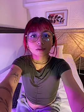 Emma duff online show from 03-12-26, 07:42