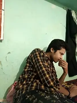 Snapshot of maxmishra18 chatting on 10-24-25, 03:47 maxmishra18 online show from 10-24-25, 03:47