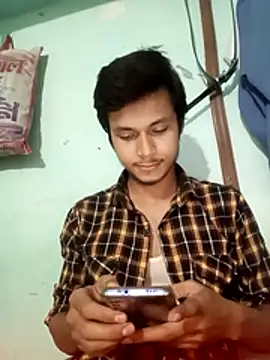 Snapshot of maxmishra18 chatting on 11-14-25, 08:02 maxmishra18 online show from 11-14-25, 08:02