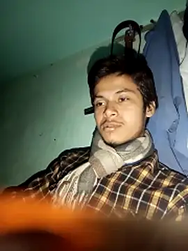 Snapshot of maxmishra18 chatting on 11-15-25, 04:58 maxmishra18 online show from 11-15-25, 04:58