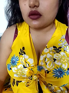 Snapshot of Cuty-Lina chatting on 11-19-25, 01:22 Cuty-Lina online show from 11-19-25, 01:22