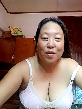 Snapshot of lovenaya chatting on 10-17-25, 02:48 lovenaya online show from 10-17-25, 02:48