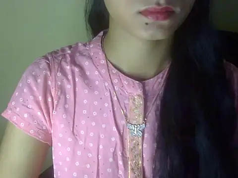 Snapshot of Shezi_N chatting on 07-17-26, 01:40 Shezi N online show from 07-17-26, 01:40