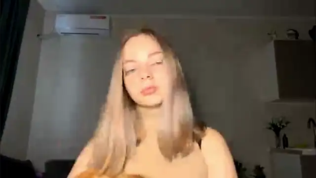 Snapshot of WrithenStub chatting on 11-11-25, 08:14 WrithenStub online show from 11-11-25, 08:14