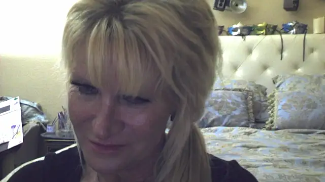 Bornbutiful online show from 02-09-26, 01:31