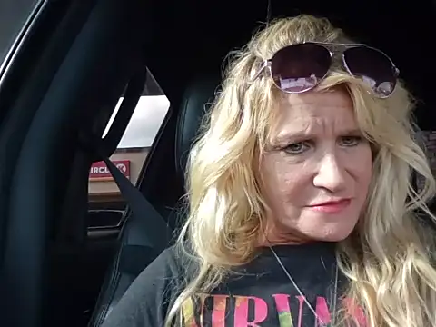 Bornbutiful online show from 04-02-26, 11:24